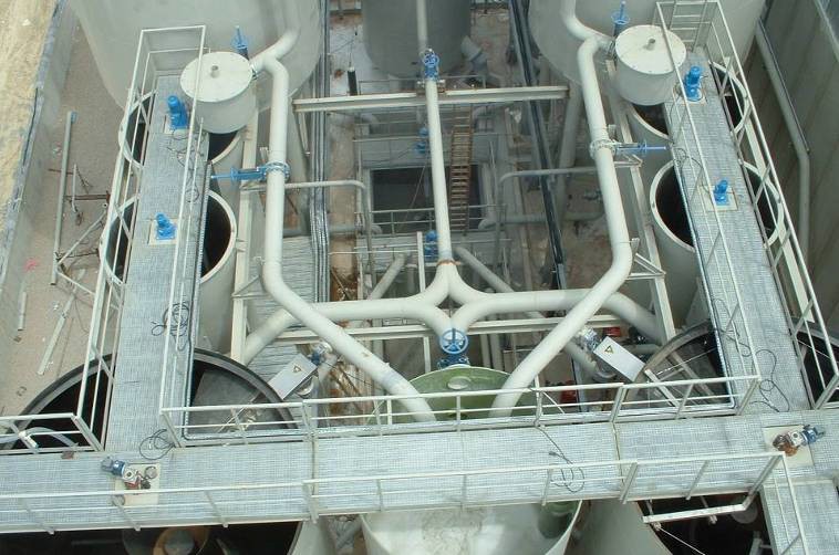 Instalación de tuberías para el sector de piedra natural