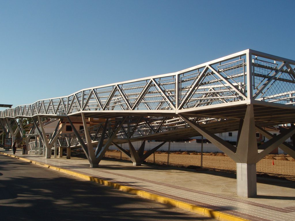 Pasarela con estructura mecánica montada por PNYC